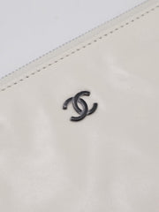 CHANEL 22 Handbag Small - White with Black Lettering