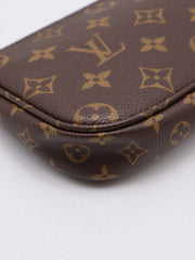 LOUIS VUITTON Multi Pochette Accessoires - Pink
