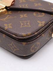 LOUIS VUITTON Pochette Metis East West