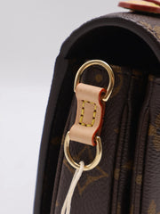 LOUIS VUITTON Pochette Metis East West