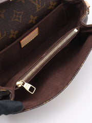 LOUIS VUITTON Pochette Metis East West