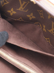 LOUIS VUITTON Pochette Metis East West