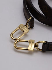 LOUIS VUITTON Pochette Metis East West