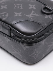 LOUIS VUITTON Alpha Messenger - Monogram Eclipse