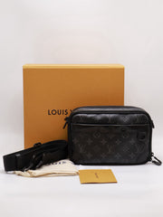 LOUIS VUITTON Alpha Messenger - Monogram Eclipse