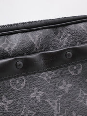 LOUIS VUITTON Alpha Messenger - Monogram Eclipse
