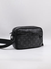 LOUIS VUITTON Alpha Messenger - Monogram Eclipse