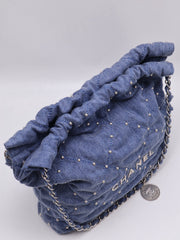 CHANEL 22 Handbag Small - Studded Denim