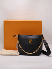 LOUIS VUITTON Lock and Walk - Black