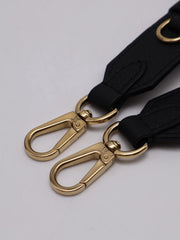 LOUIS VUITTON Lock and Walk - Black