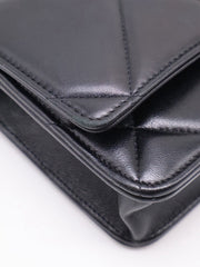 CHANEL 19 Quilted Wallet on Chain - Black with Gold Hardware