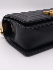 CHANEL Boy Flap Bag 20 Grained Calfskin - Black with Gold Hardware