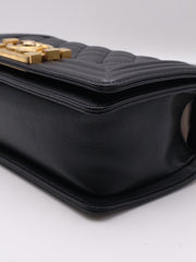 CHANEL Boy Flap Bag 20 Grained Calfskin - Black with Gold Hardware