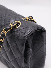 CHANEL Classic Flap Medium 25 Grained Calfskin - Black with Gold Hardware