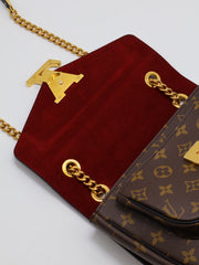 LOUIS VUITTON Passy Messenger