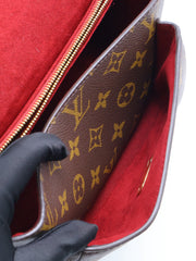 LOUIS VUITTON Passy Messenger