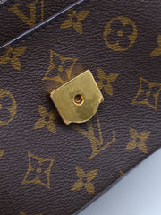 LOUIS VUITTON Passy Messenger