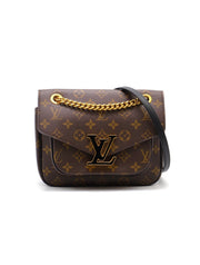 LOUIS VUITTON Passy Messenger