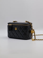 CHANEL Lambskin Pearl Crush Long Vanity Case - Black with Gold Hardware