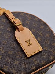 LOUIS VUITTON Petite Boîte Chapeau