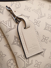 LOUIS VUITTON Hand It All PM - Cream