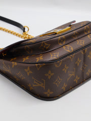 LOUIS VUITTON Passy Messenger