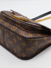 LOUIS VUITTON Passy Messenger