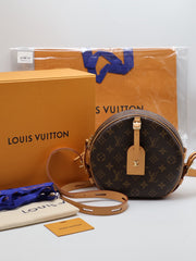 LOUIS VUITTON Boîte Chapeau Souple MM