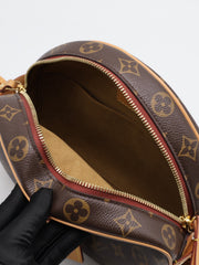 LOUIS VUITTON Boîte Chapeau Souple MM