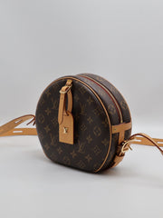 LOUIS VUITTON Boîte Chapeau Souple MM