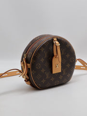 LOUIS VUITTON Boîte Chapeau Souple MM