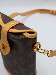 LOUIS VUITTON Fold Me Pouch